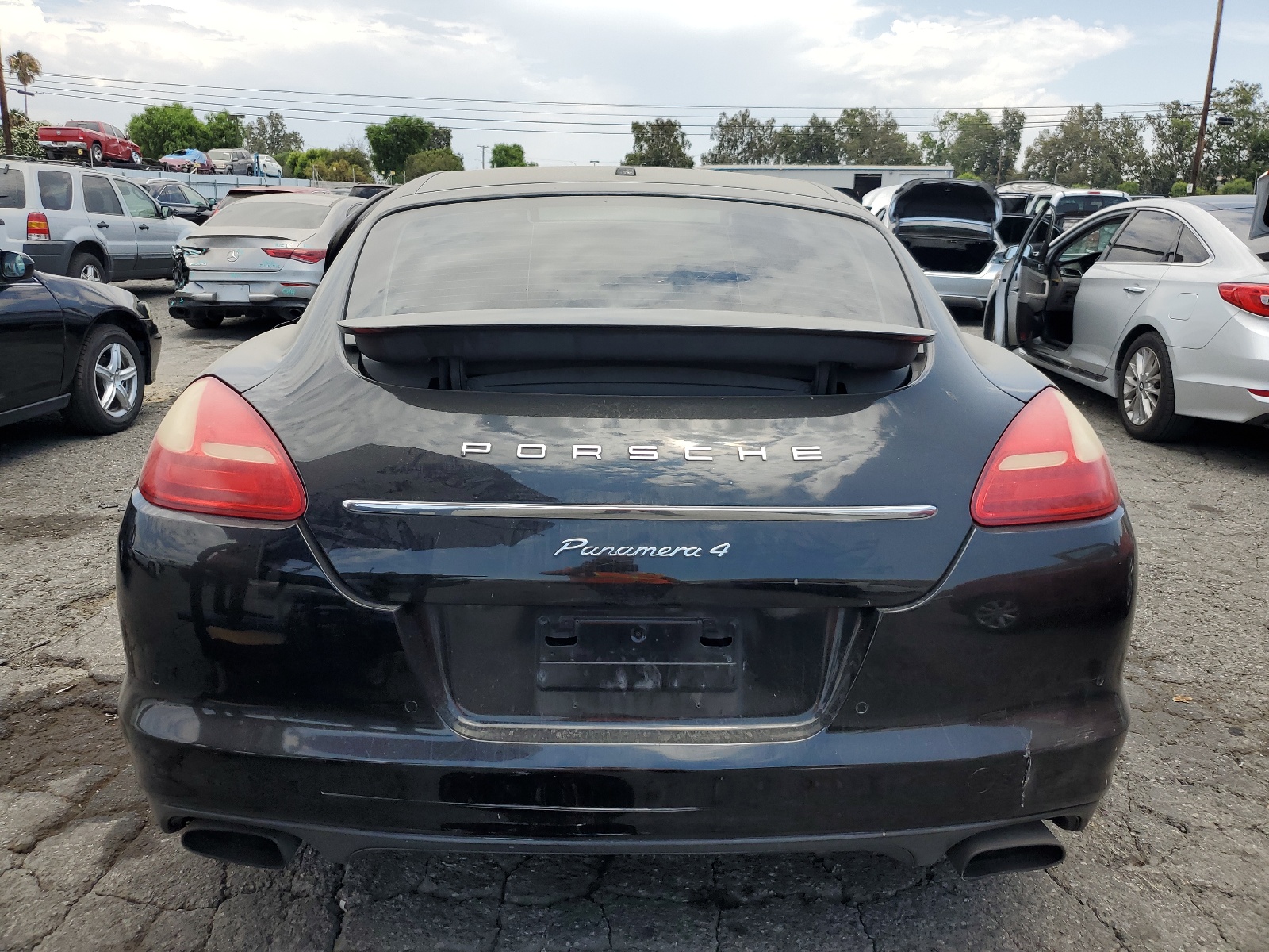 WP0AA2A79CL012031 2012 Porsche Panamera 2