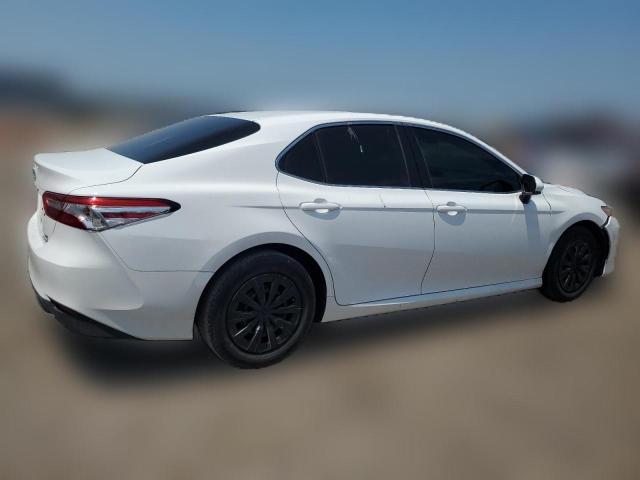  TOYOTA CAMRY 2018 Белый