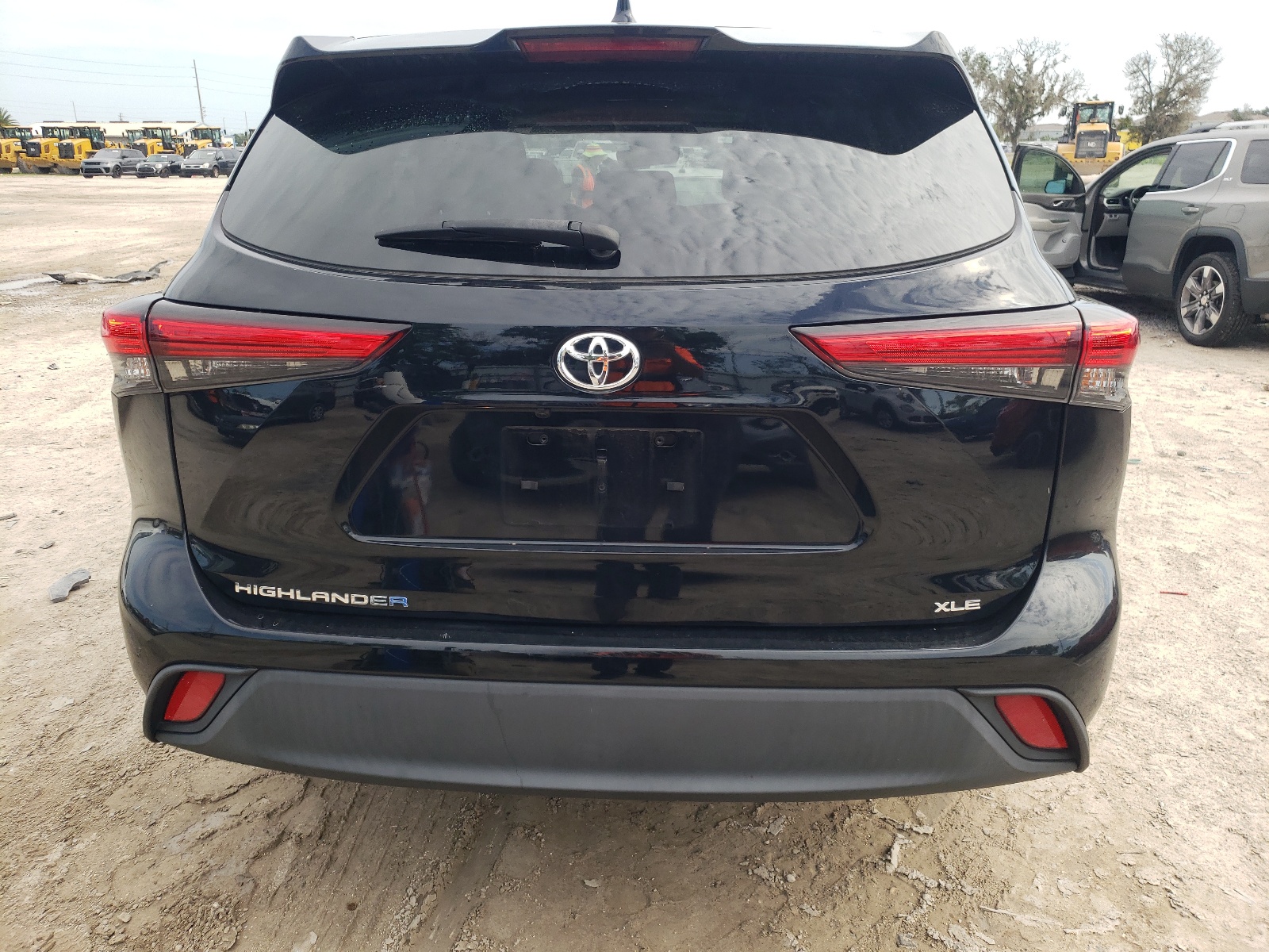 5TDGZRAH5MS526740 2021 Toyota Highlander Xle