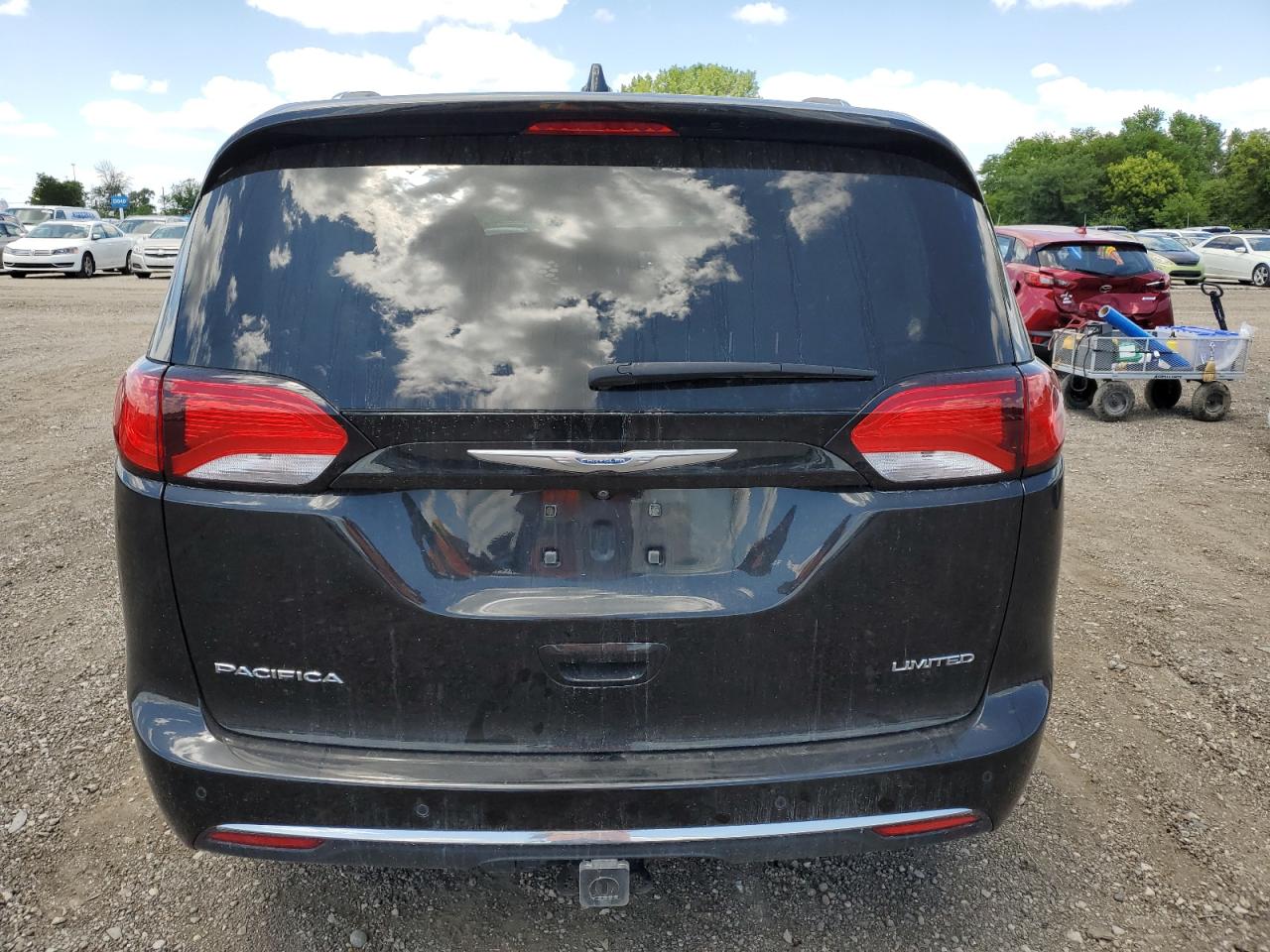 2017 Chrysler Pacifica Limited VIN: 2C4RC1GG2HR704015 Lot: 63526804