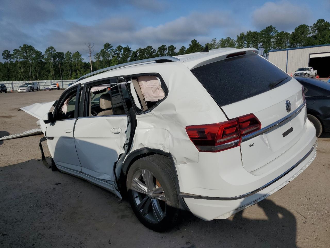 2018 Volkswagen Atlas Se VIN: 1V2FR2CA5JC582269 Lot: 64477054