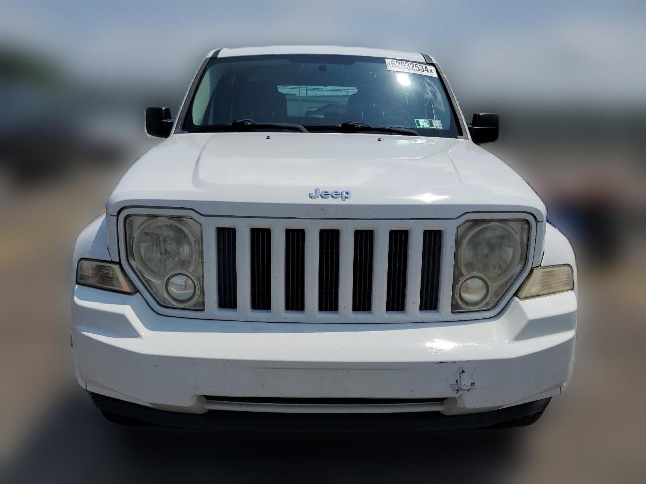 2012 Jeep Liberty (North America) - Image 5
