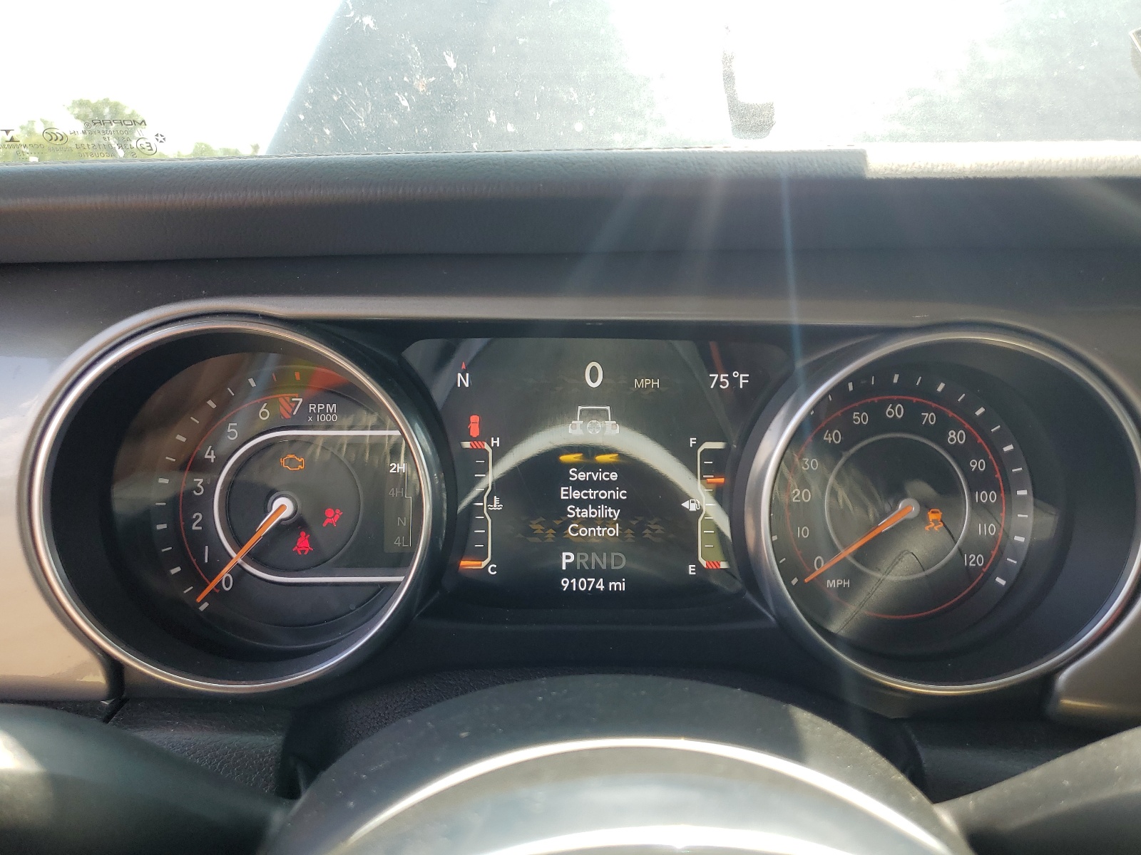 1C4HJXEGXKW589119 2019 Jeep Wrangler Unlimited Sahara