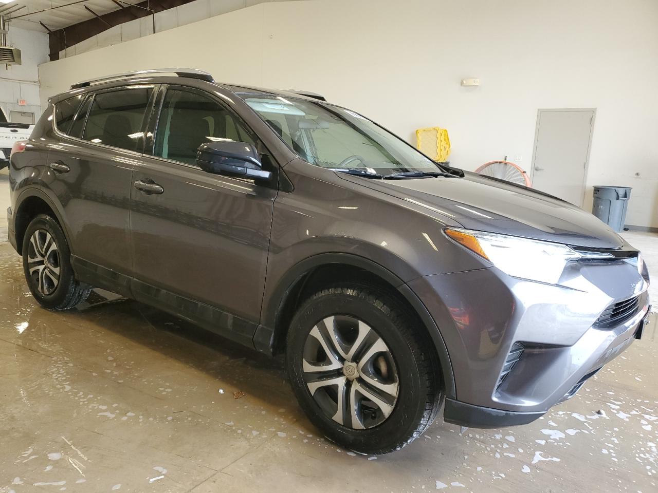 2017 Toyota Rav4 Le VIN: JTMZFREV7HJ702076 Lot: 63678004