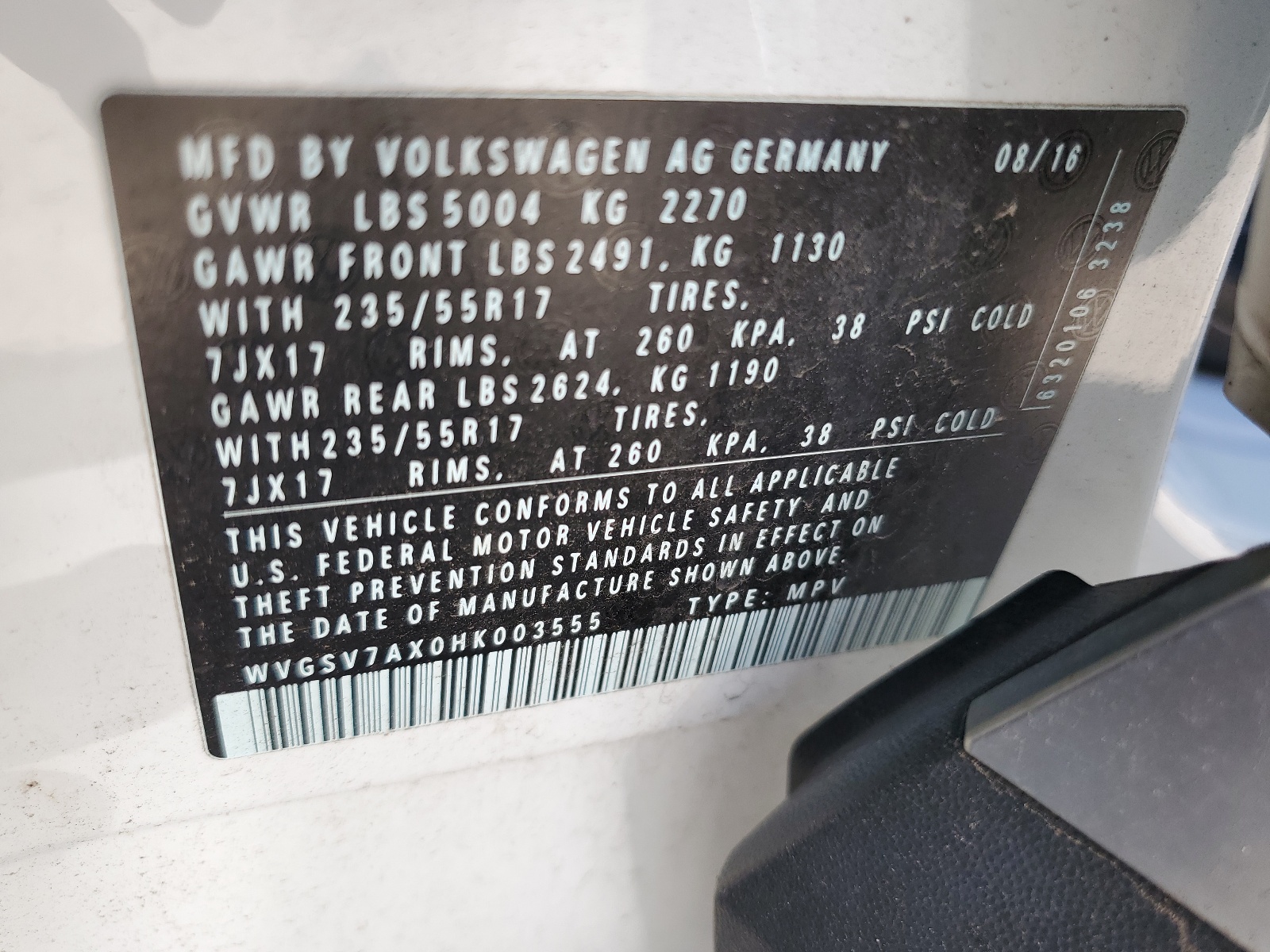 WVGSV7AX0HK003555 2017 Volkswagen Tiguan Wolfsburg