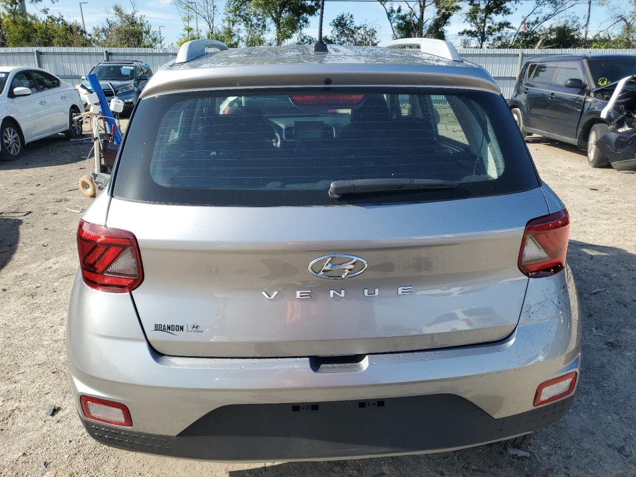 2023 Hyundai Venue Sel VIN: KMHRC8A35PU268062 Lot: 64373024