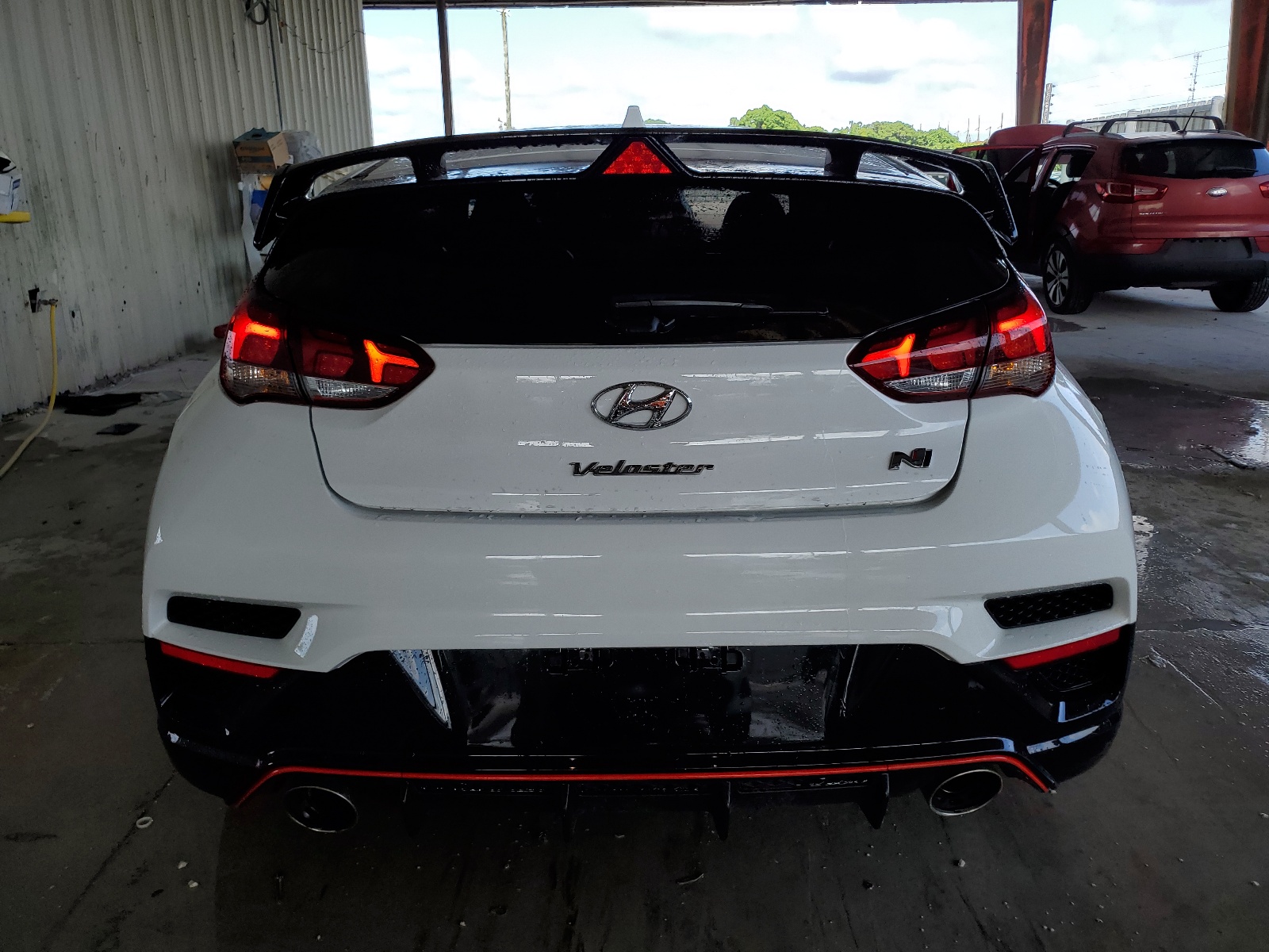 2022 Hyundai Veloster N vin: KMHT36AH2NU014683