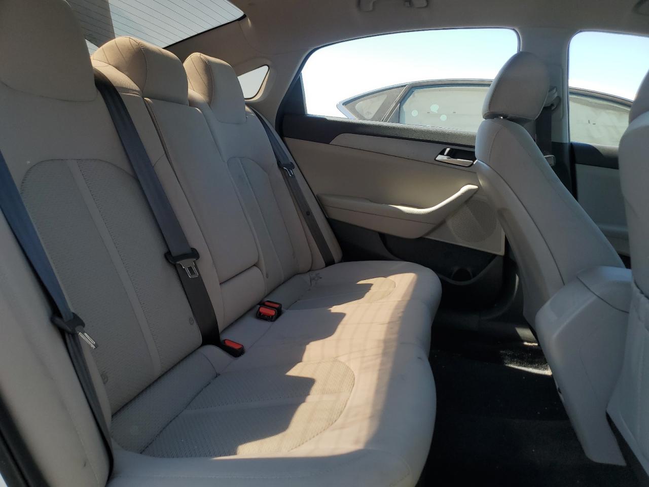 2018 Hyundai Sonata - Image 11