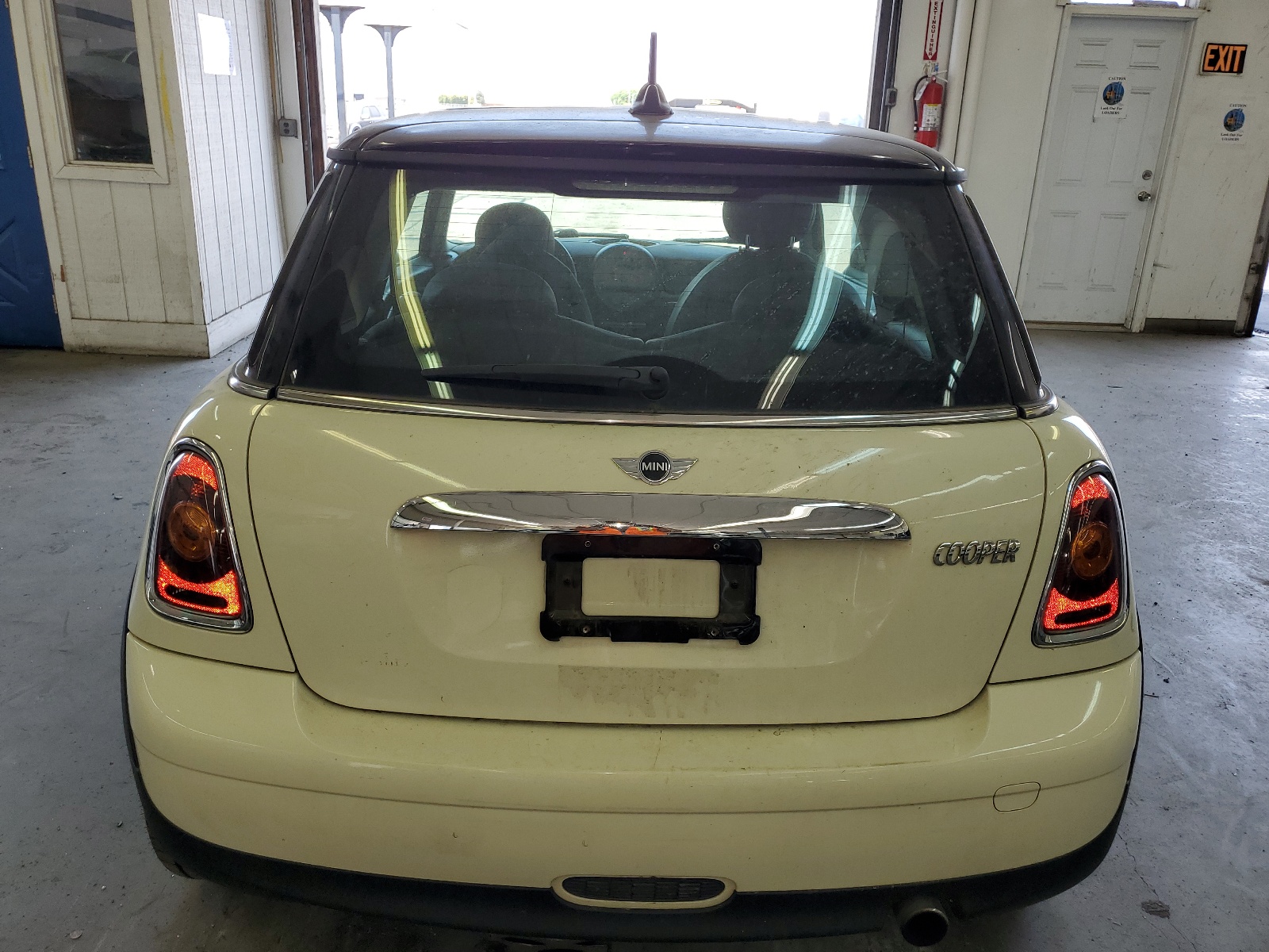 WMWMF3C57ATZ22206 2010 Mini Cooper