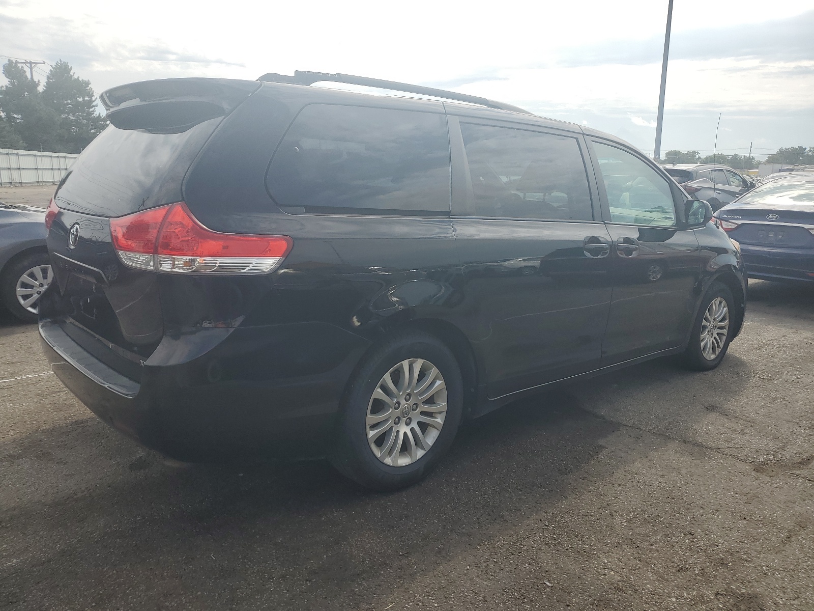 2014 Toyota Sienna Xle vin: 5TDYK3DC0ES468625