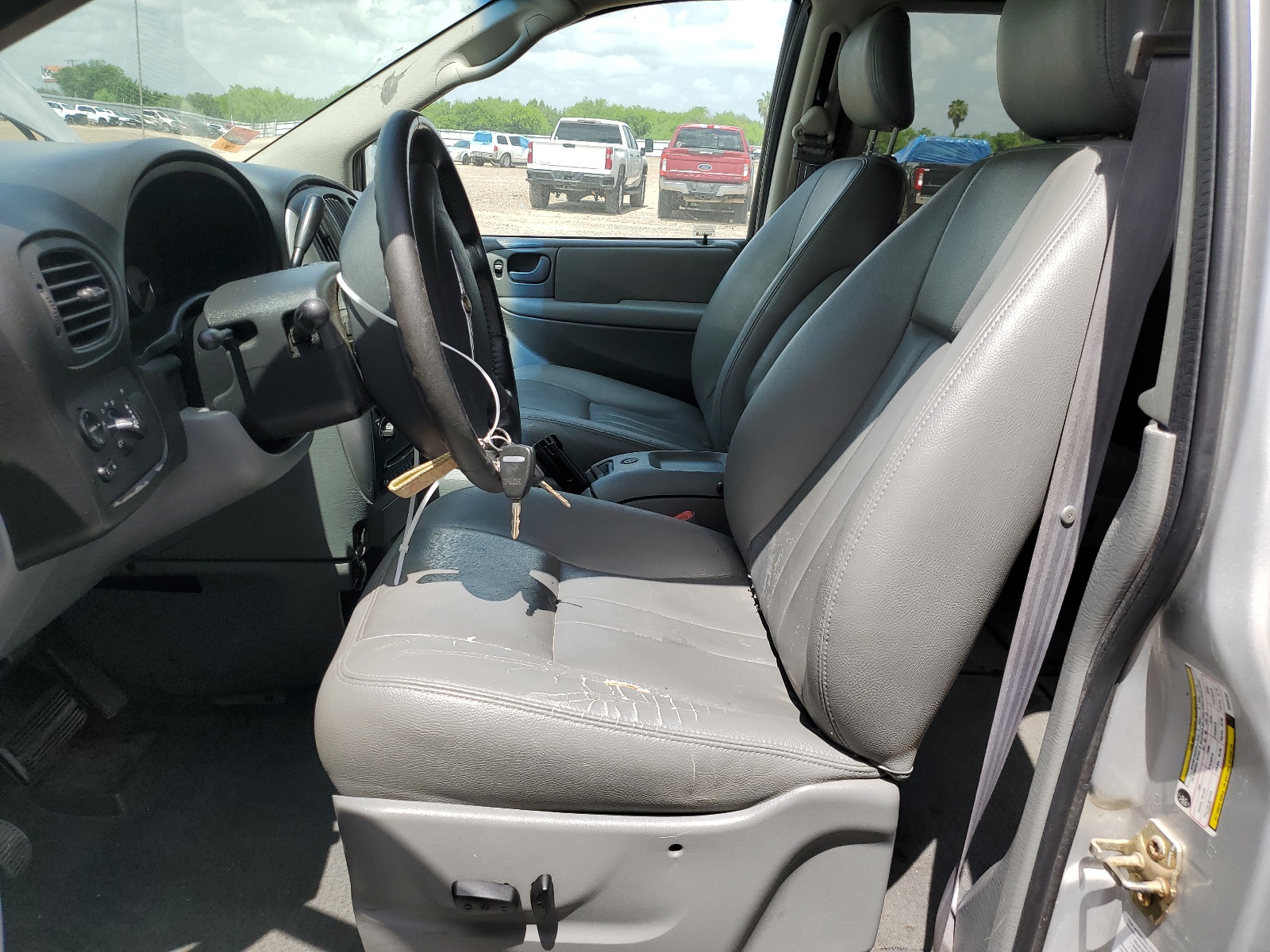 2C4GP54LX5R505200 2005 Chrysler Town & Country Touring