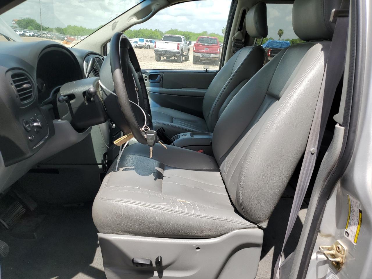 2005 Chrysler Town & Country Touring VIN: 2C4GP54LX5R505200 Lot: 63858624