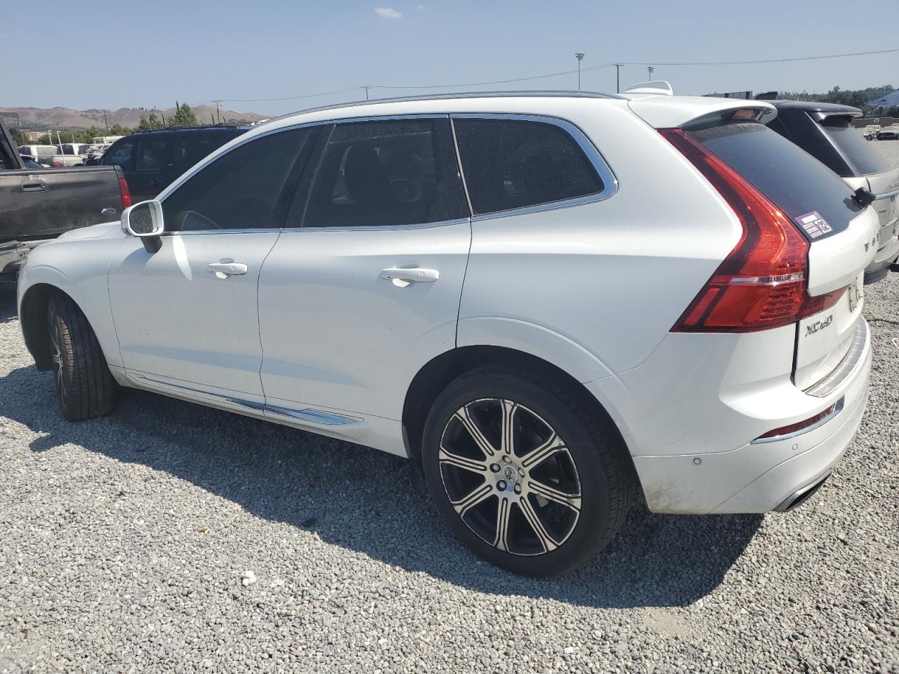 YV4102RL6M1753851 2021 VOLVO XC60 - Image 2