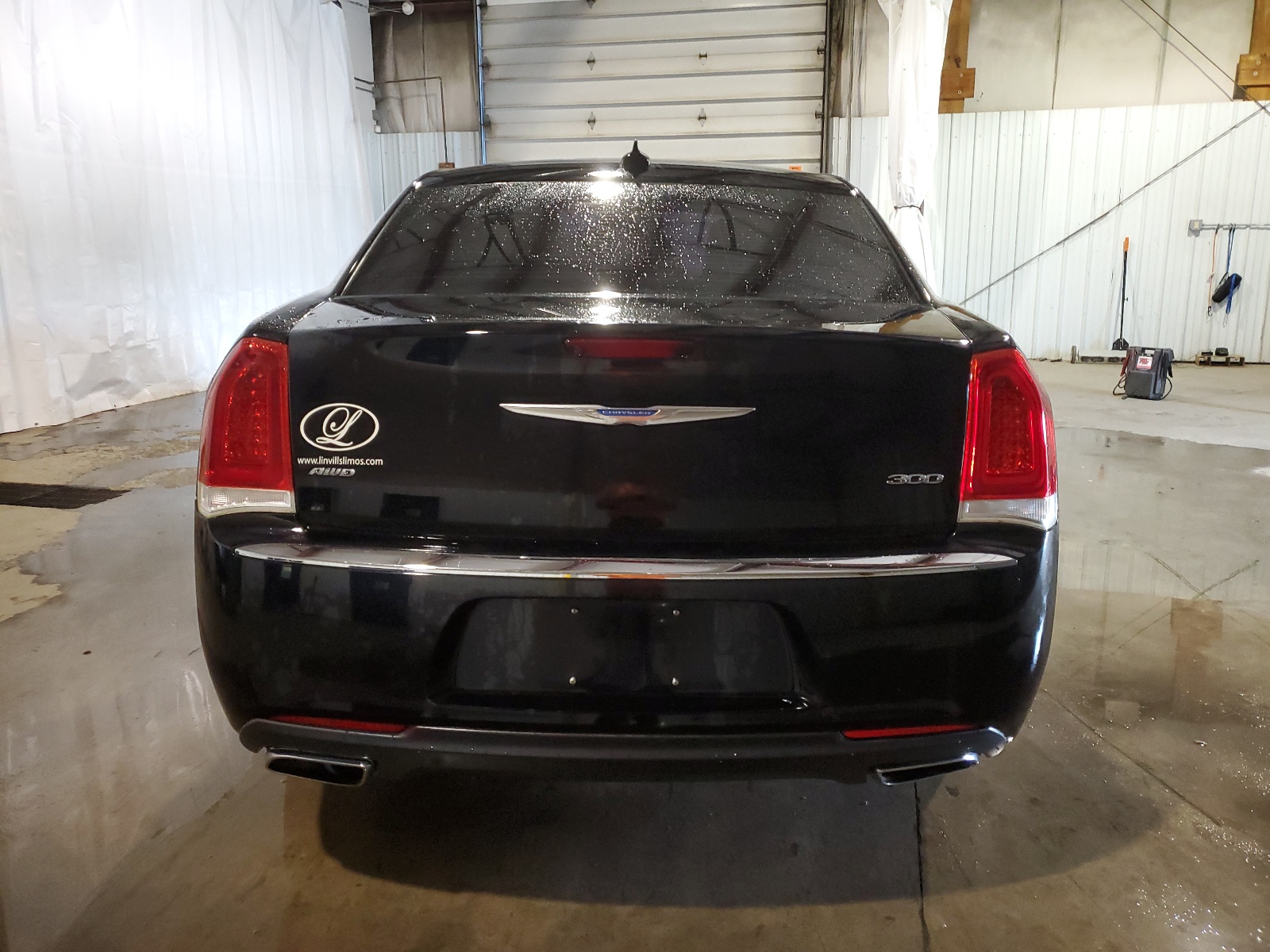 2C3CCARG7JH194389 2018 Chrysler 300 Touring