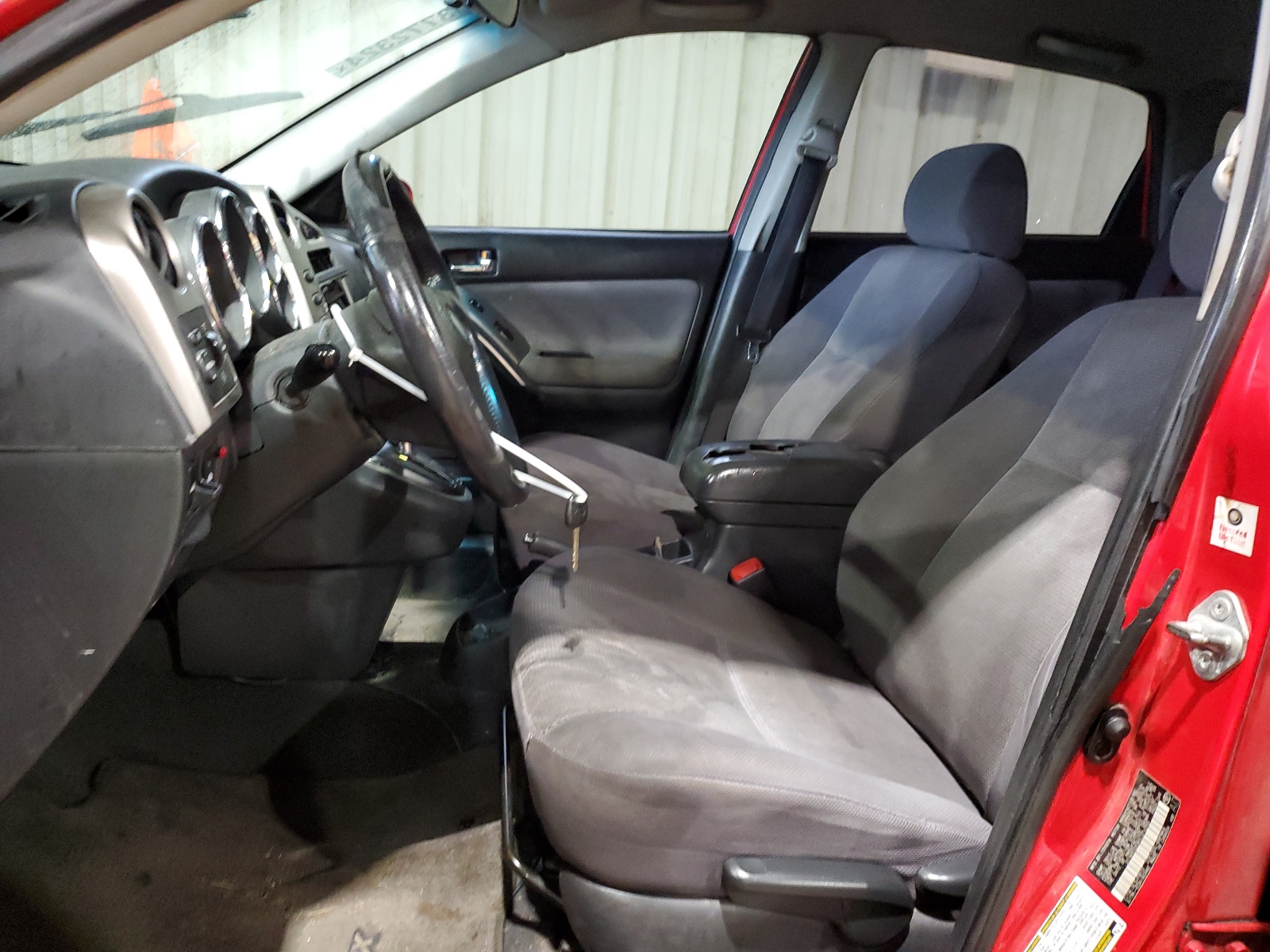 2T1KR32E85C374250 2005 Toyota Corolla Matrix Xr