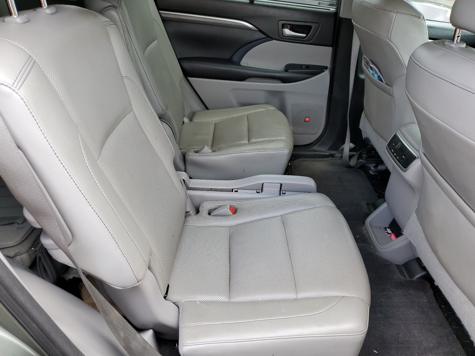 5TDDZRFH8HS370968 2017 Toyota Highlander Limited