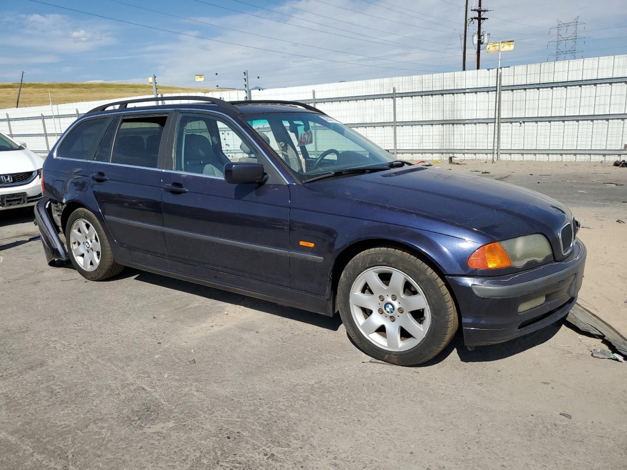 2001 BMW 325 It VIN: WBAAW33451ET41835 Lot: 62527714