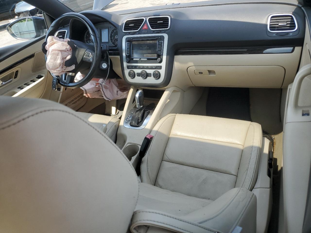 2015 Volkswagen Eos Lux VIN: WVWFW8AH0FV000636 Lot: 64136704