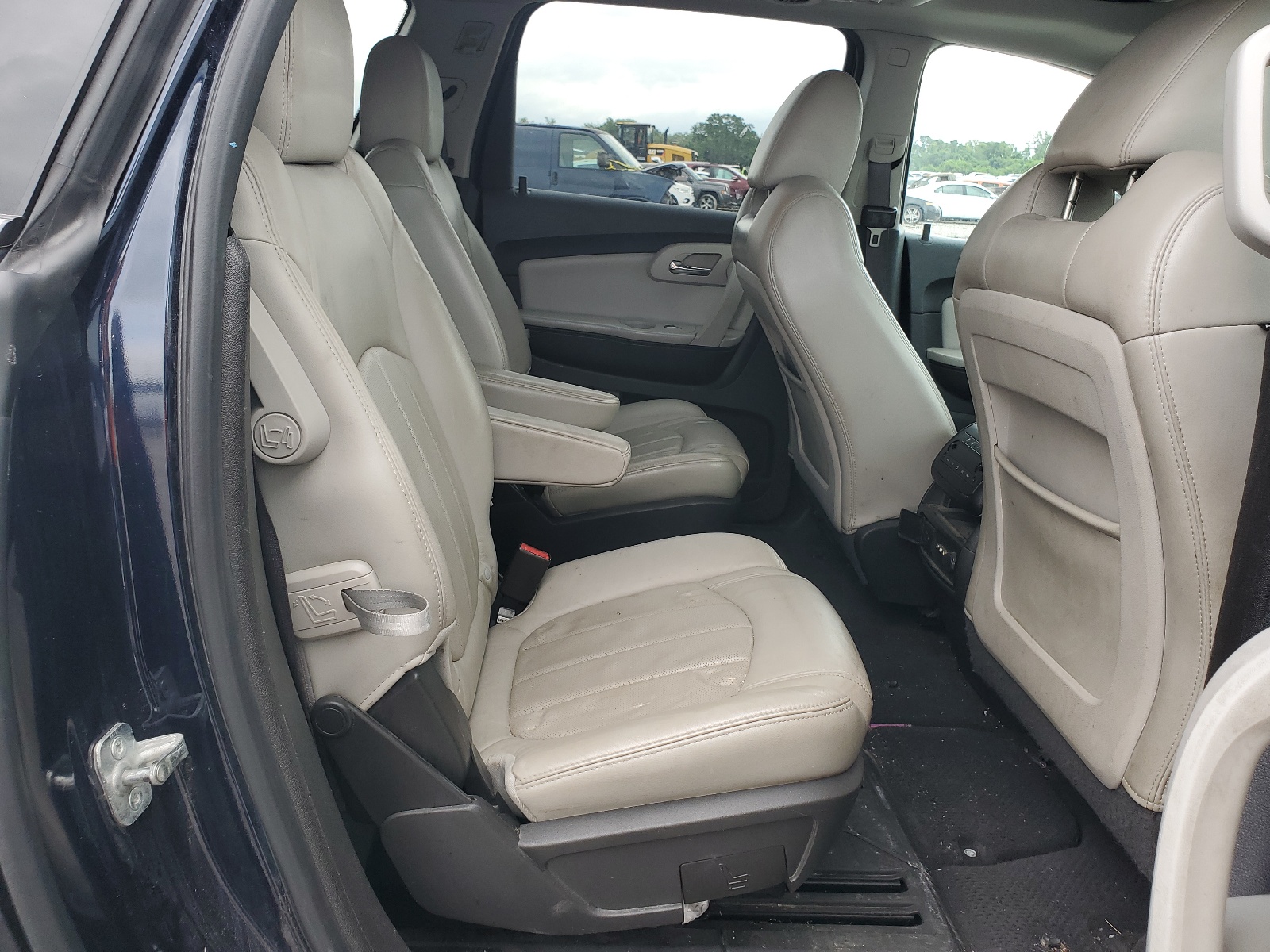 1GNKRLEDXCJ182582 2012 Chevrolet Traverse Ltz