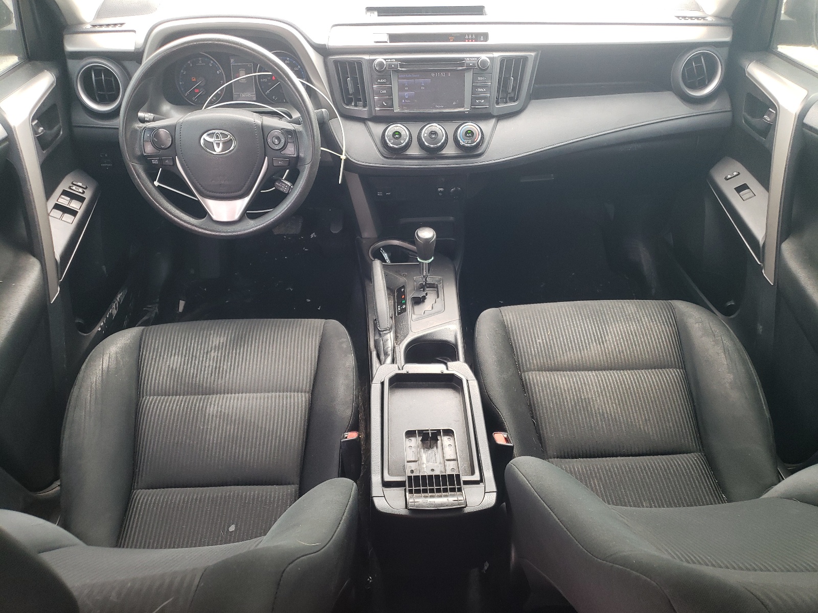 2T3ZFREV8HW317112 2017 Toyota Rav4 Le