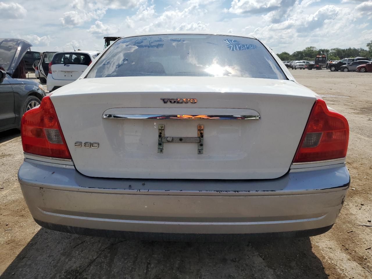 2005 Volvo S80 2.5T VIN: YV1TS592651403307 Lot: 63647234