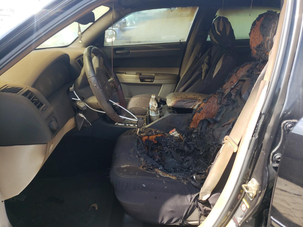 2005 Chrysler 300 Touring VIN: 2C3AA53G45H643501 Lot: 61981094