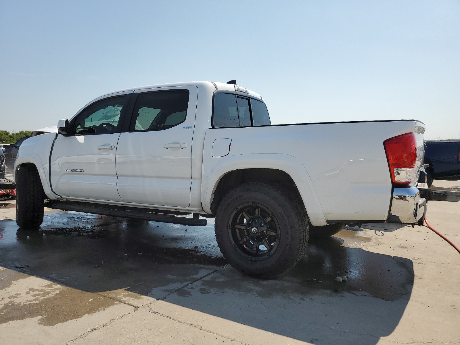 2017 Toyota Tacoma Double Cab vin: 5TFAZ5CN0HX031122