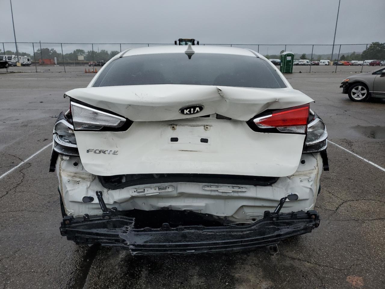 2017 Kia Forte Lx VIN: 3KPFK4A7XHE141815 Lot: 62320634