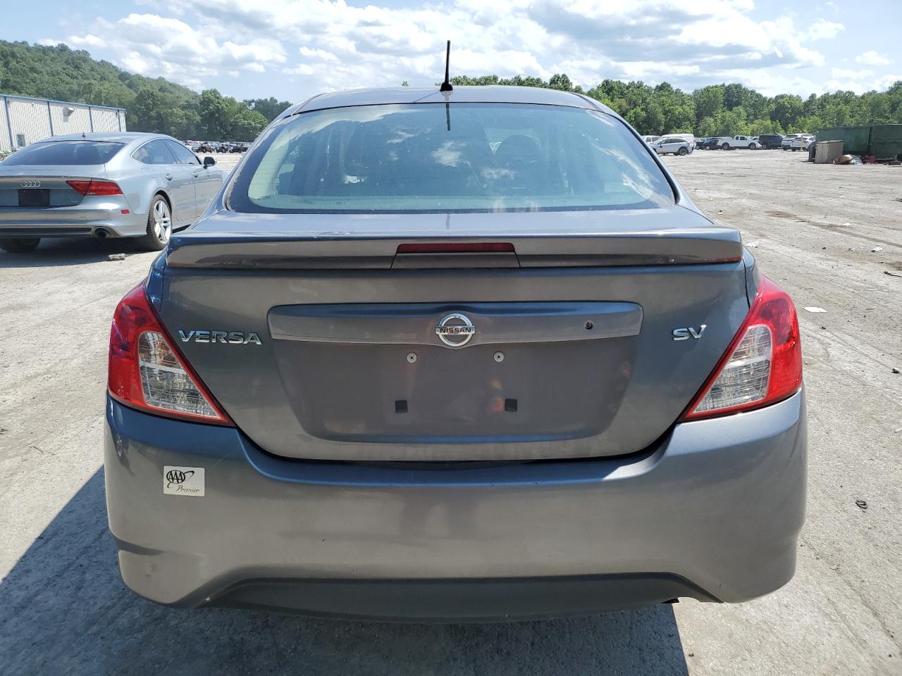 3N1CN7AP6JL801008 2018 Nissan Versa S