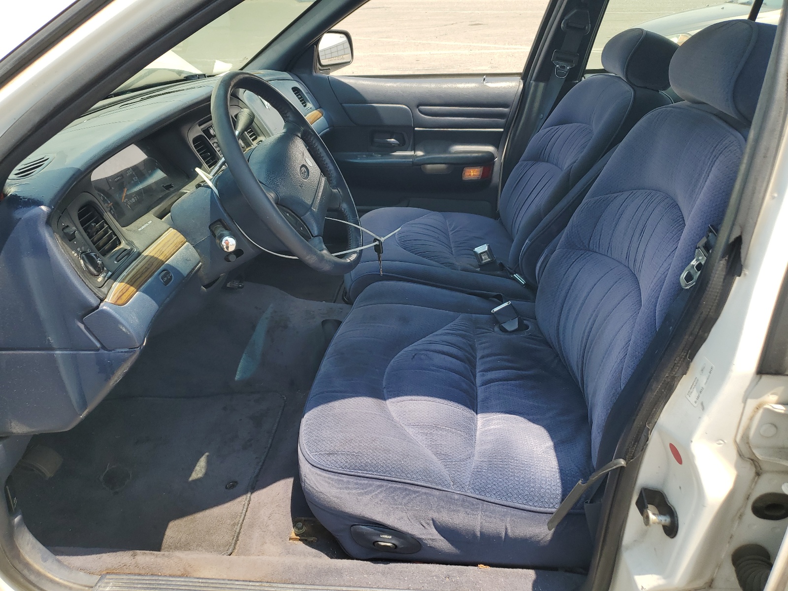 2FALP74W2TX213821 1996 Ford Crown Victoria Lx