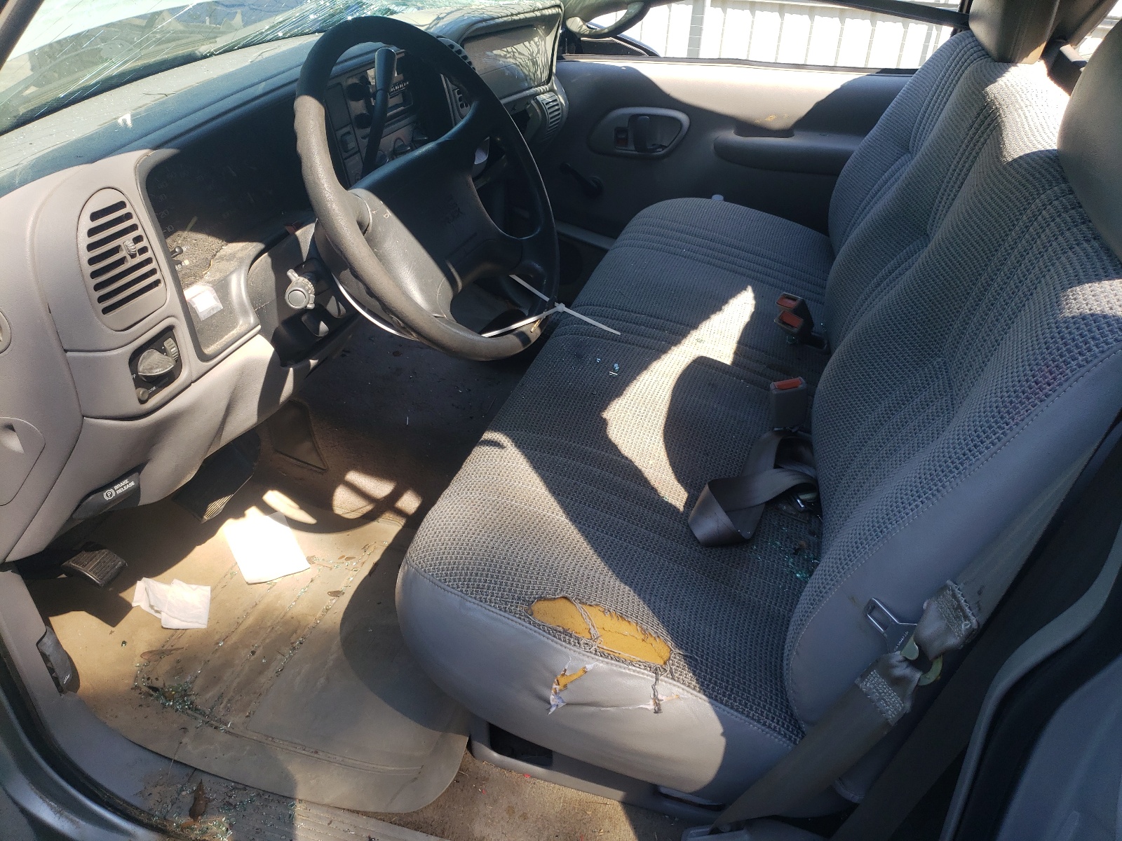 1GTEC14W2VZ506627 1997 GMC Sierra C1500