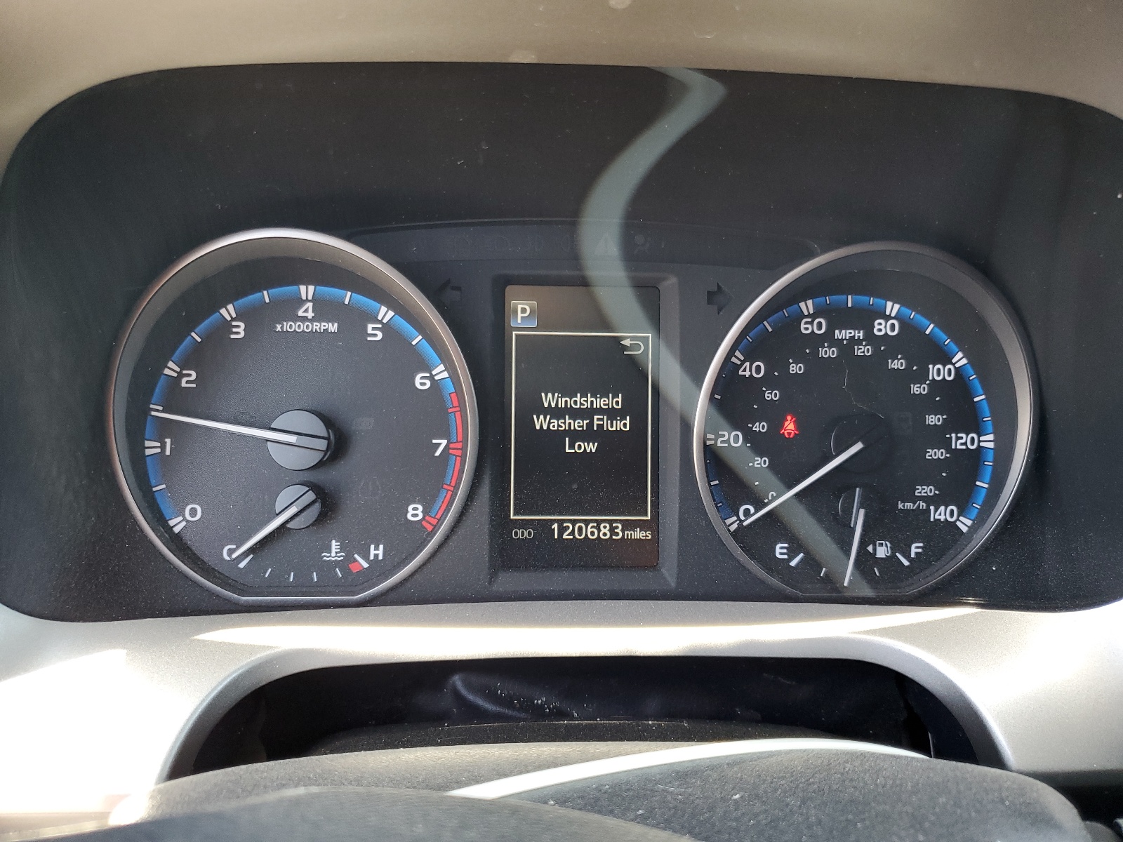 2T3ZFREV9HW352192 2017 Toyota Rav4 Le