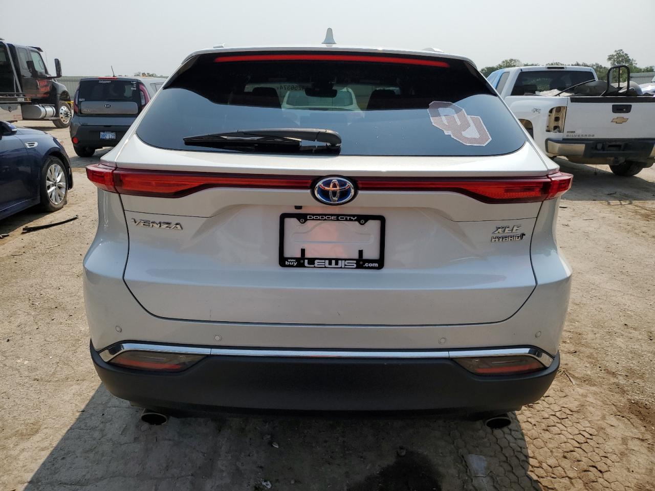 JTEAAAAH9MJ004975 2021 Toyota Venza Le