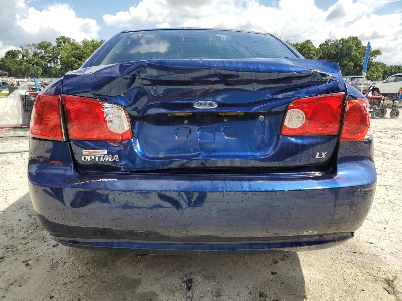 2007 Kia Optima Lx VIN: KNAGE123175128724 Lot: 61653814