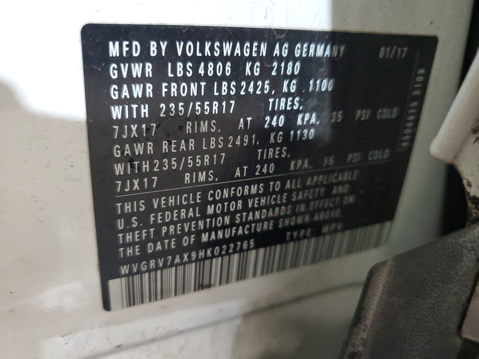 WVGRV7AX9HK022765 2017 Volkswagen Tiguan Wolfsburg