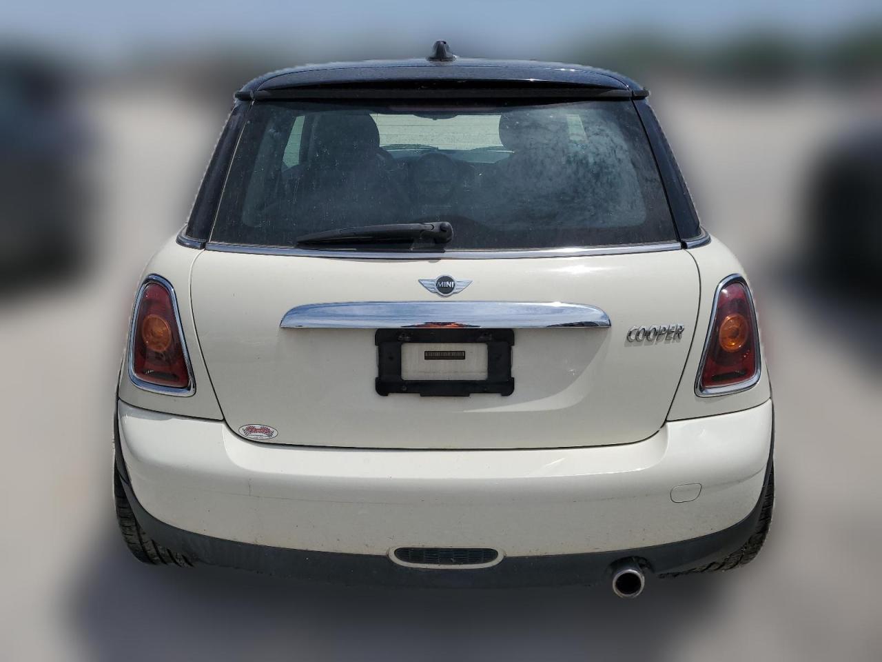 2008 Mini Cooper VIN: WMWMF33528TT61858 Lot: 65637264