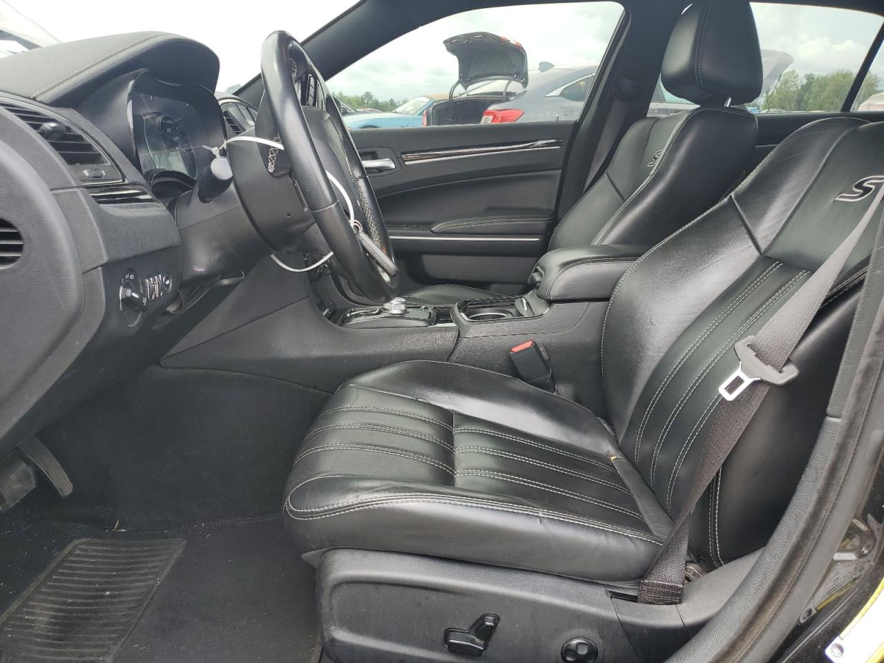 2019 Chrysler 300 S VIN: 2C3CCABG6KH618141 Lot: 64683704