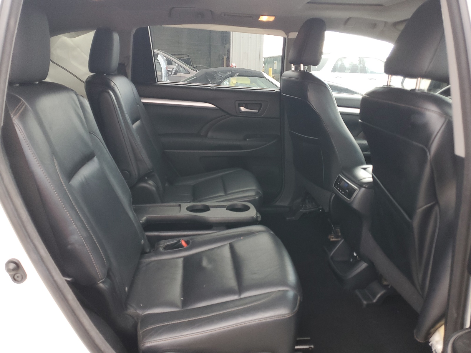 5TDKKRFH6ES034677 2014 Toyota Highlander Xle