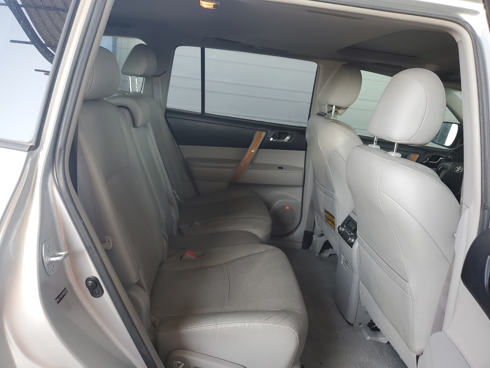 JTEJW3EH8A2047460 2010 Toyota Highlander Hybrid Limited