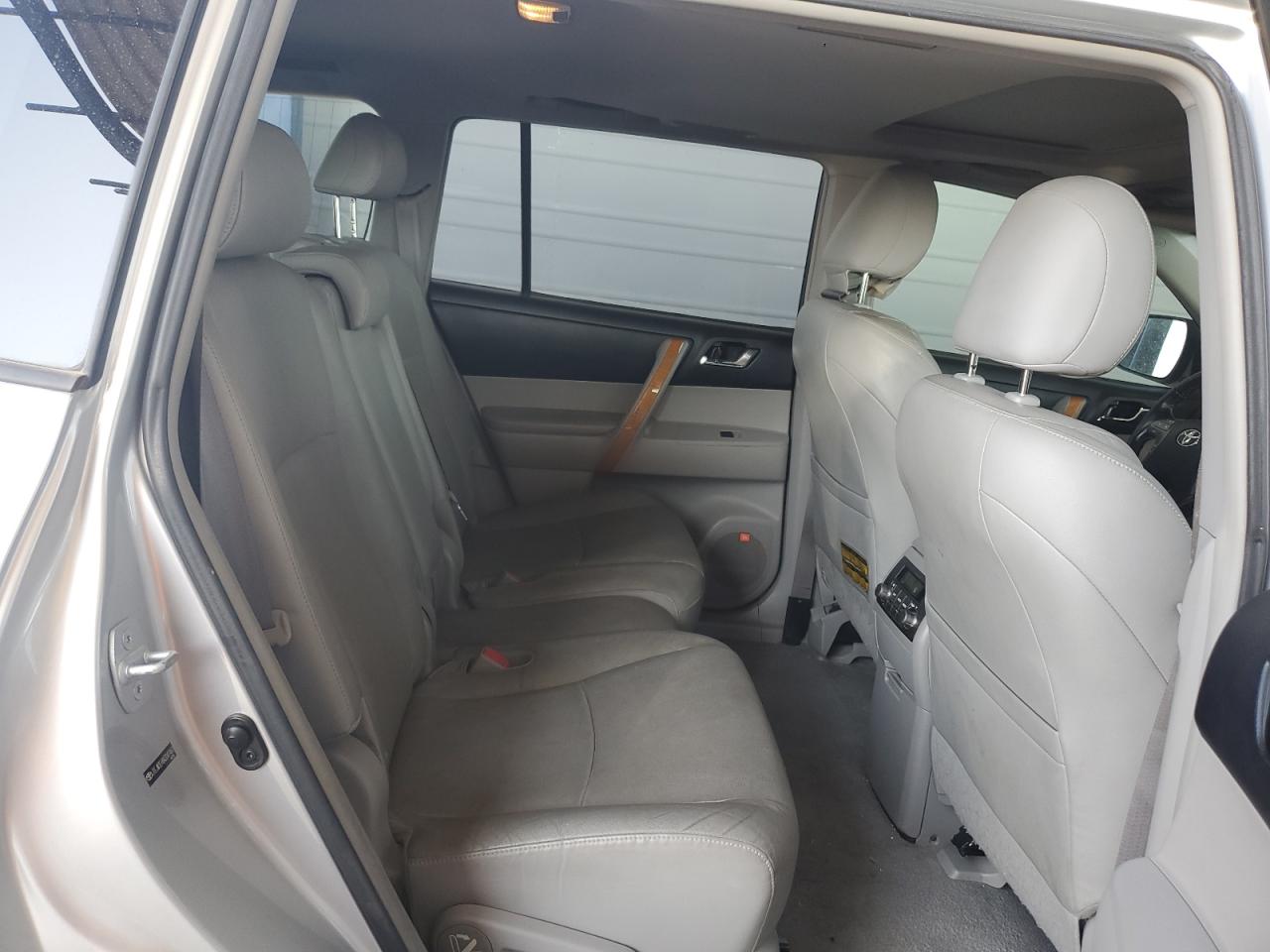 2010 Toyota Highlander Hybrid Limited VIN: JTEJW3EH8A2047460 Lot: 65616214