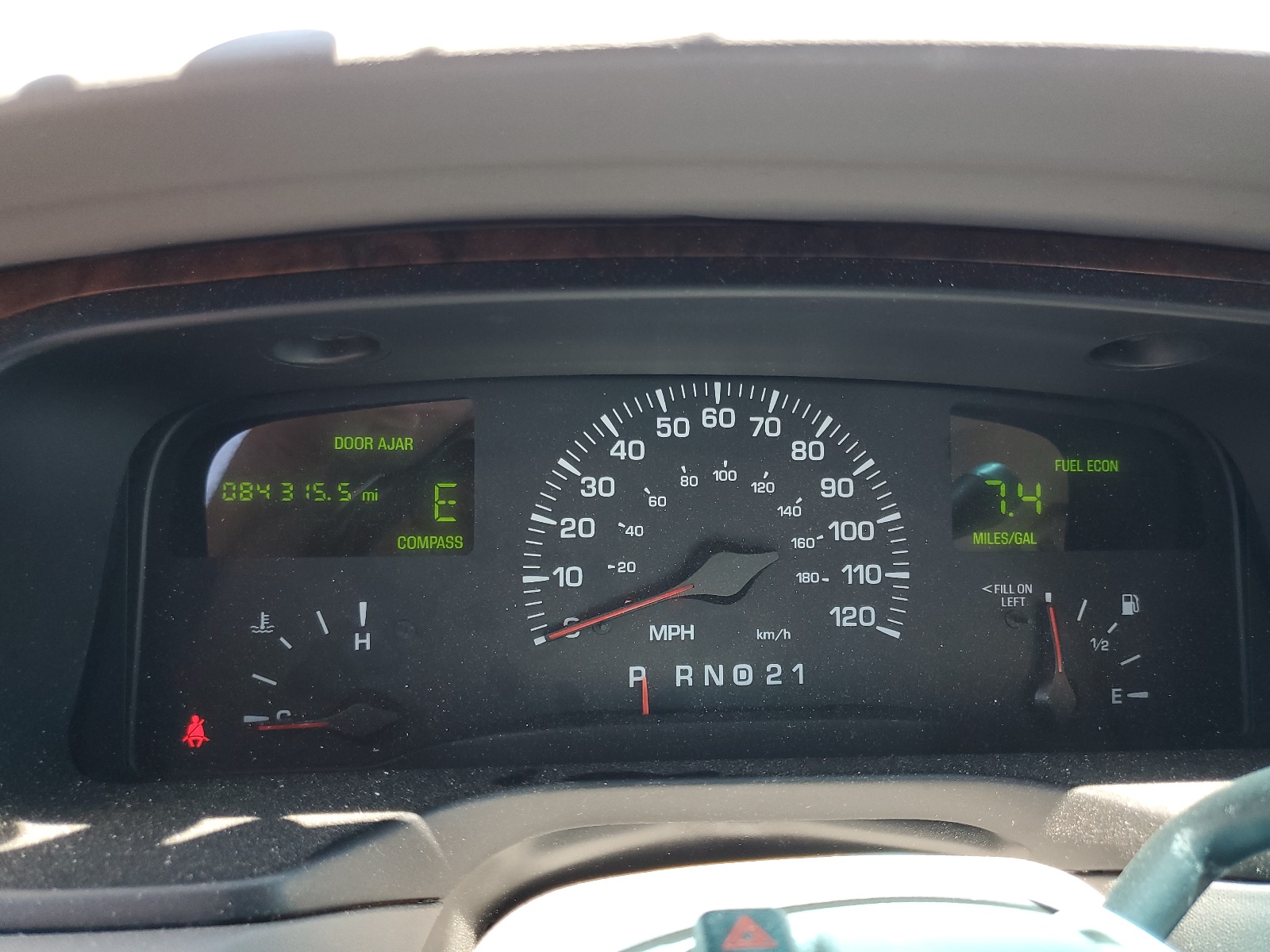 1LNHM82W21Y653046 2001 Lincoln Town Car Signature