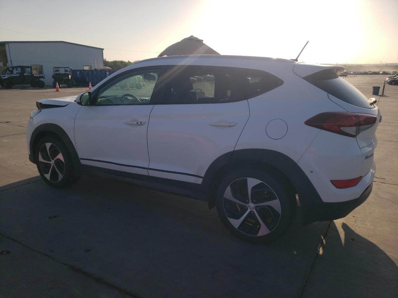 KM8J33A29GU027158 2016 HYUNDAI TUCSON - Image 2