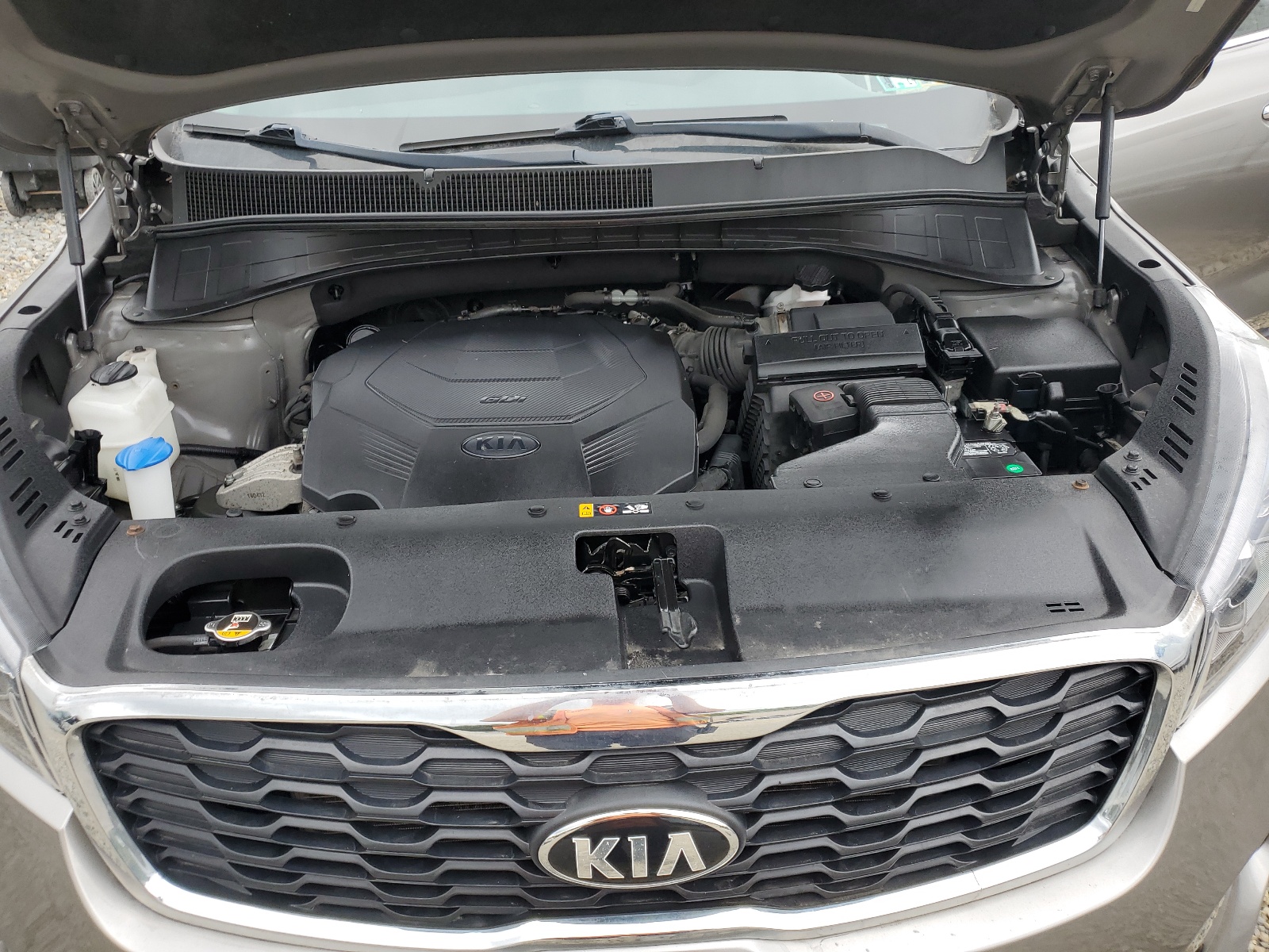 2019 Kia Sorento Lx vin: 5XYPG4A52KG487789