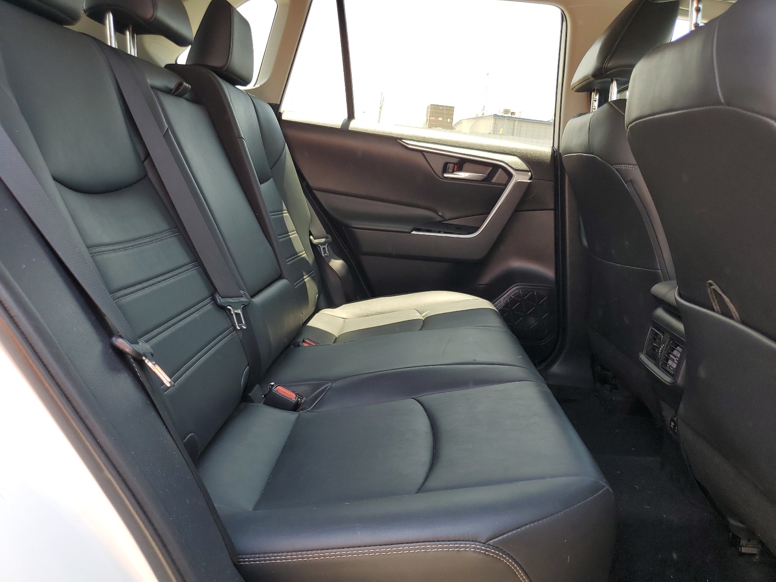 2T3C1RFV0LW066100 2020 Toyota Rav4 Xle Premium