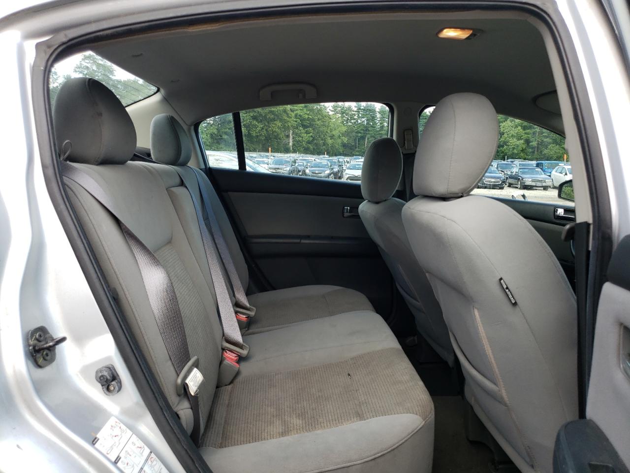 2010 Nissan Sentra - Image 10