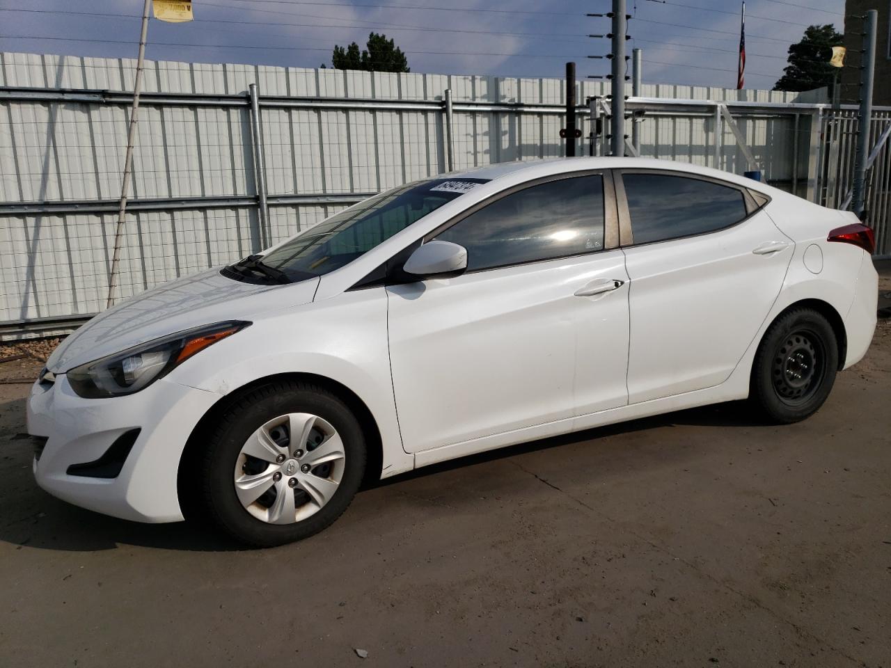 5NPDH4AE2GH678144 2016 HYUNDAI ELANTRA - Image 1