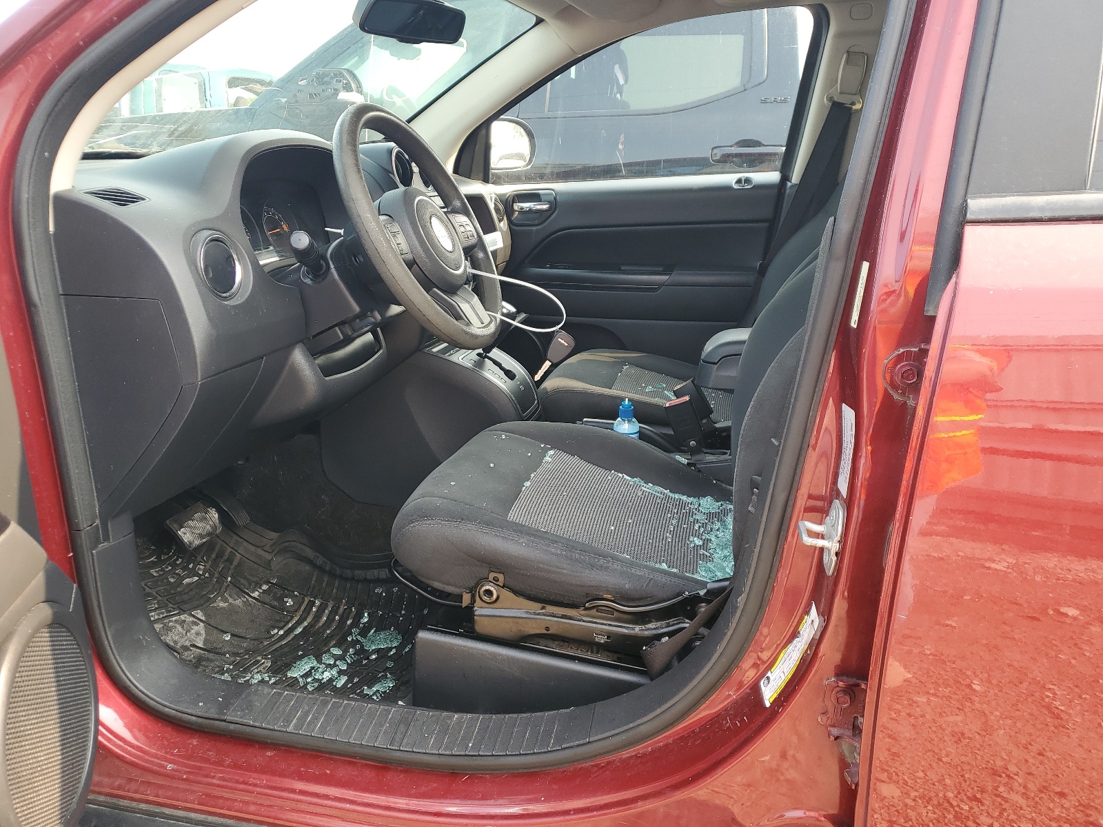 1C4NJDBB3GD638223 2016 Jeep Compass Sport