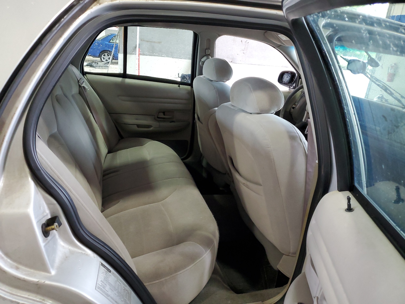 2FAFP74W31X133972 2001 Ford Crown Victoria Lx