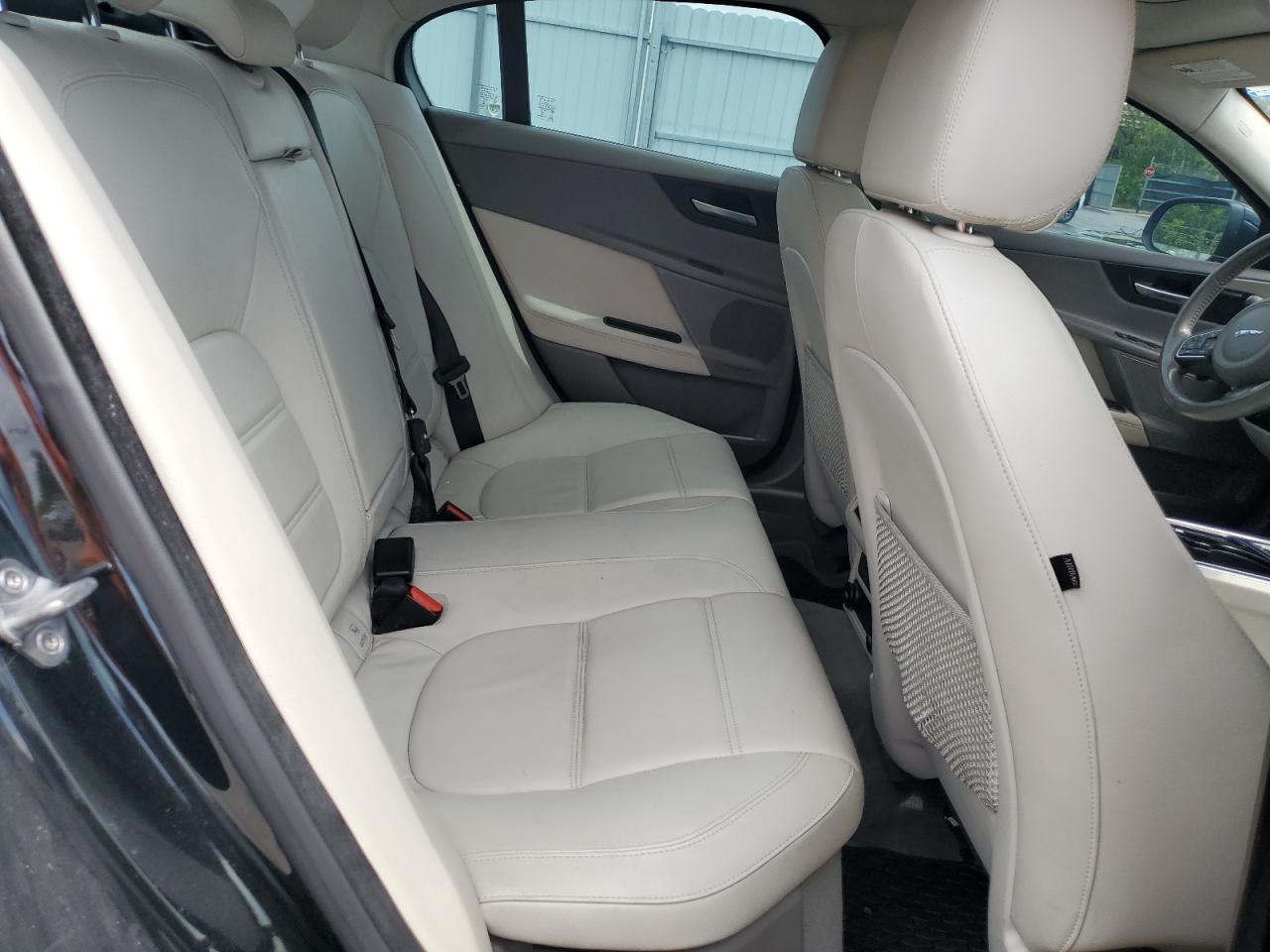 2017 Jaguar XE - Image 10