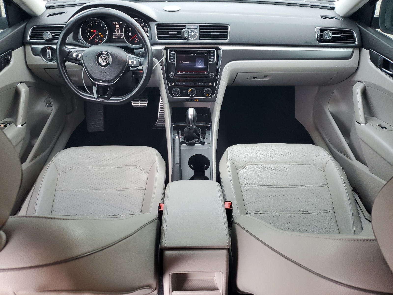 1VWDT7A36HC074072 2017 Volkswagen Passat R-Line